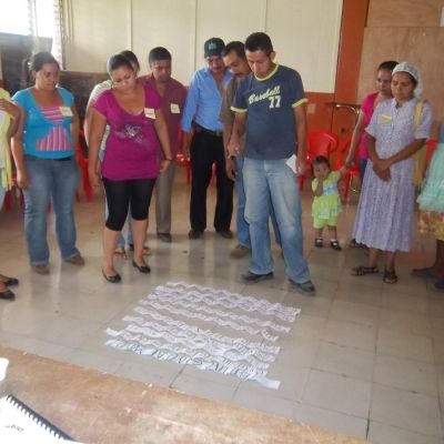 Talleres comunitarios con grupos intercomunales del casco urbano de Berli?n (El Salvador).