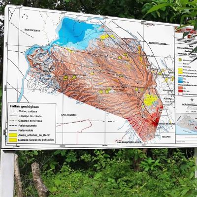 Cartel mapa de Berlín, Usulután, El Salvador