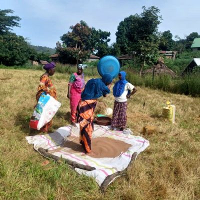 "Las mujeres rurales como agentes del cambio en el crecimiento comunitario de la economía agrícola sostenible en Diari Centro, Guinea"