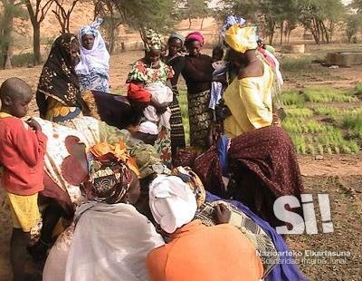 Capacitación a las mujeres en elaboración de abono orgánico, Kebemer.