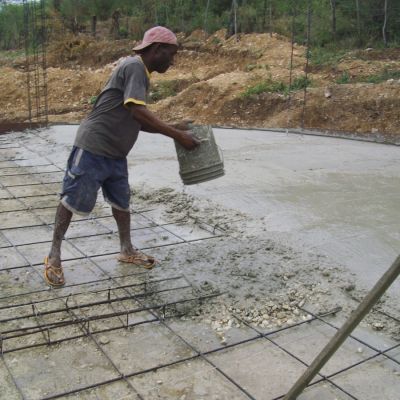 Construcción de canales para el regadío,  Parc Cadeau.
