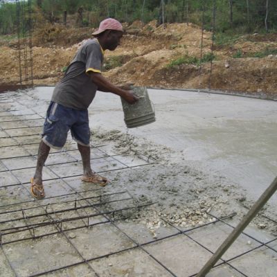 Construcción de canales para el regadío,  Parc Cadeau.