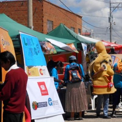 Jóvenes y adolescentes participan en la campaña de concienciación sobre los derechos sexuales y reproductivos en el Alto y Chulumani.