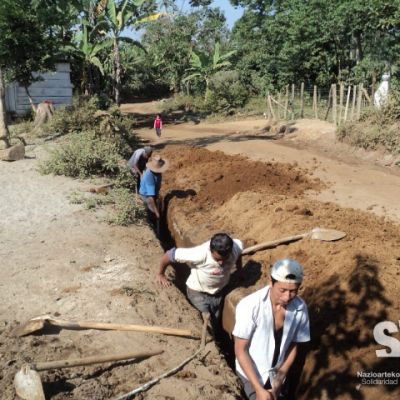 Trabajos en obras de mejora en los sistemas de distribucio?n del agua en el municipio de Colomba.