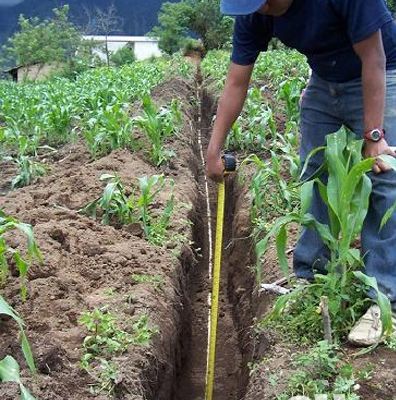 Comprobación de profundidad de colocación de tubería, para la red de distribución.