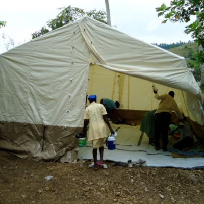 Centro de Rehidratación Oral y Personal médico voluntario.