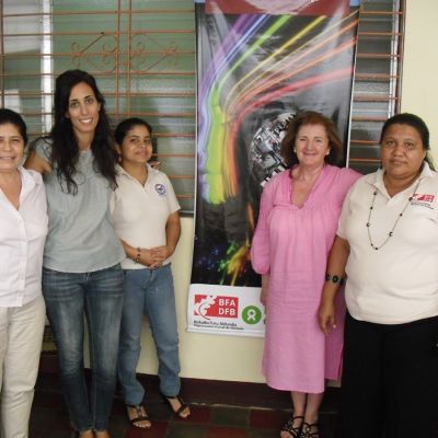 Garbiñe con el equipo de Dos Generaciones.