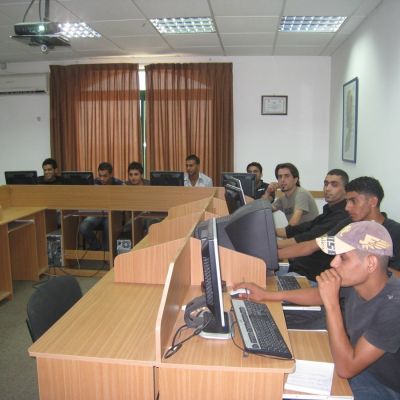 Impartición de un curso de informática a personas sujetas de derechos.