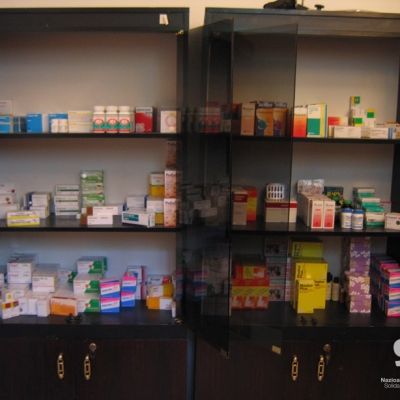 Selección y distribución de medicinas, campo de refugiados palestinos Nahr el Bared, Trípoli, Líbano.