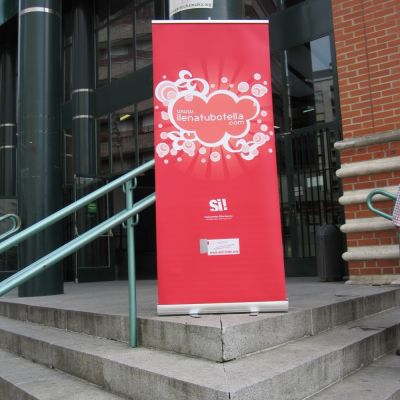 Entrada al Palacio de Europa, centro cultural vitoriano que acogió la exposición El Agua como elemento de Desarrollo Humano.
