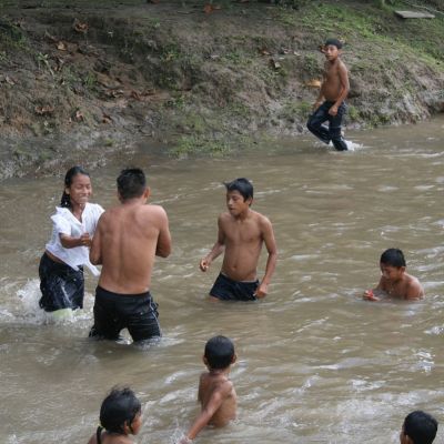 Agua, derecho a un recurso imprescindible en Ecuador.