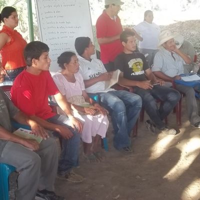 Creacio?n de grupos intercomunales de Berli?n y Alegria (El Salvador).