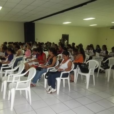 Mujeres de organizaciones durante jornadas de intercamio de experiencia.