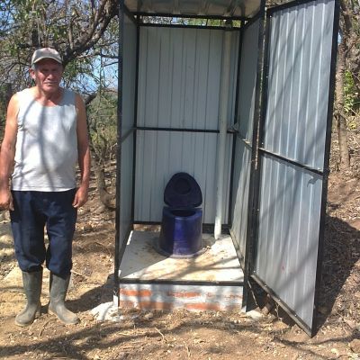 Letrinas mejoradas en comunidad de San Felipe.