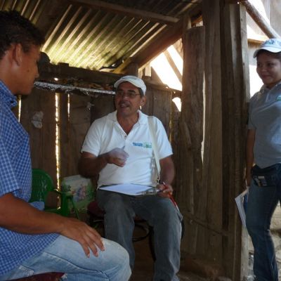 Visitas domiciliarias de las unidades de medioambiente en Usulutan.