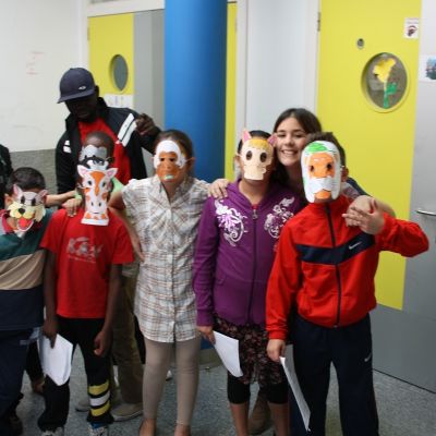 Grupo de niños y niñas participantes del programa Aprendiendo la Diversidad.