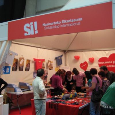 Stand de Comercio Justo de Solidaridad Internacional en el BEC de Bilbao.