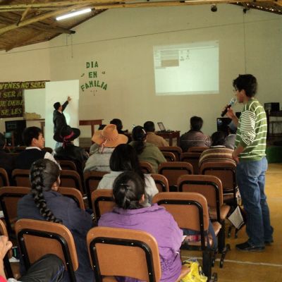 Capacitación a liderezas y lideres en Cusco, Perú.