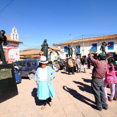 Campaña de sensibilización contra la discriminación de la población indígena en Cusco, Perú.