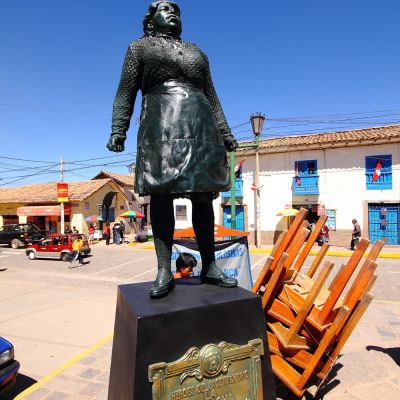 Campaña de sensibilización contra la discriminación de la población indígena en Cusco, Perú.